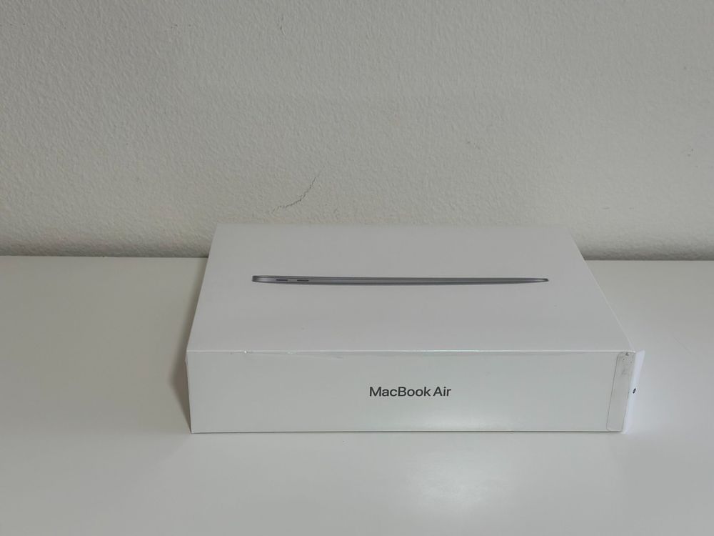 MacBook Air 2020 13" M1 • 8GB/256GB • Nuovo e imballato originale - Image 2