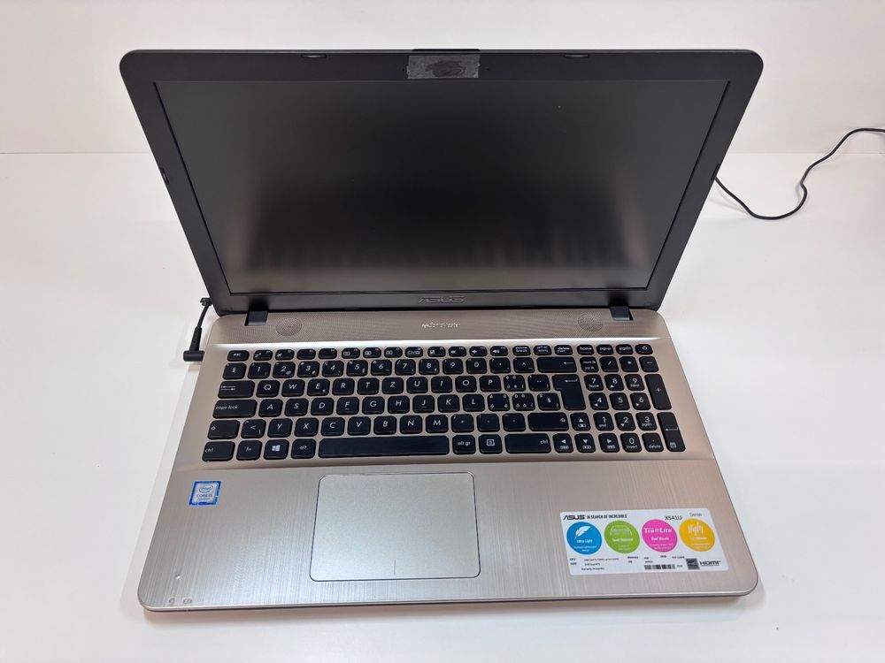 Notebook 15.6" ASUS X541U Core i5, difettoso