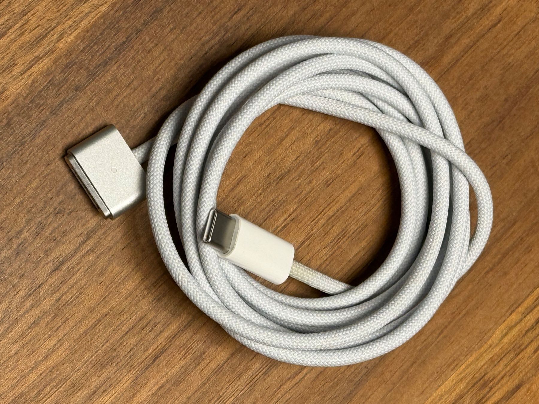 Cavo di ricarica Apple per MacBook con connettore MagSafe 3, argento - Image 1
