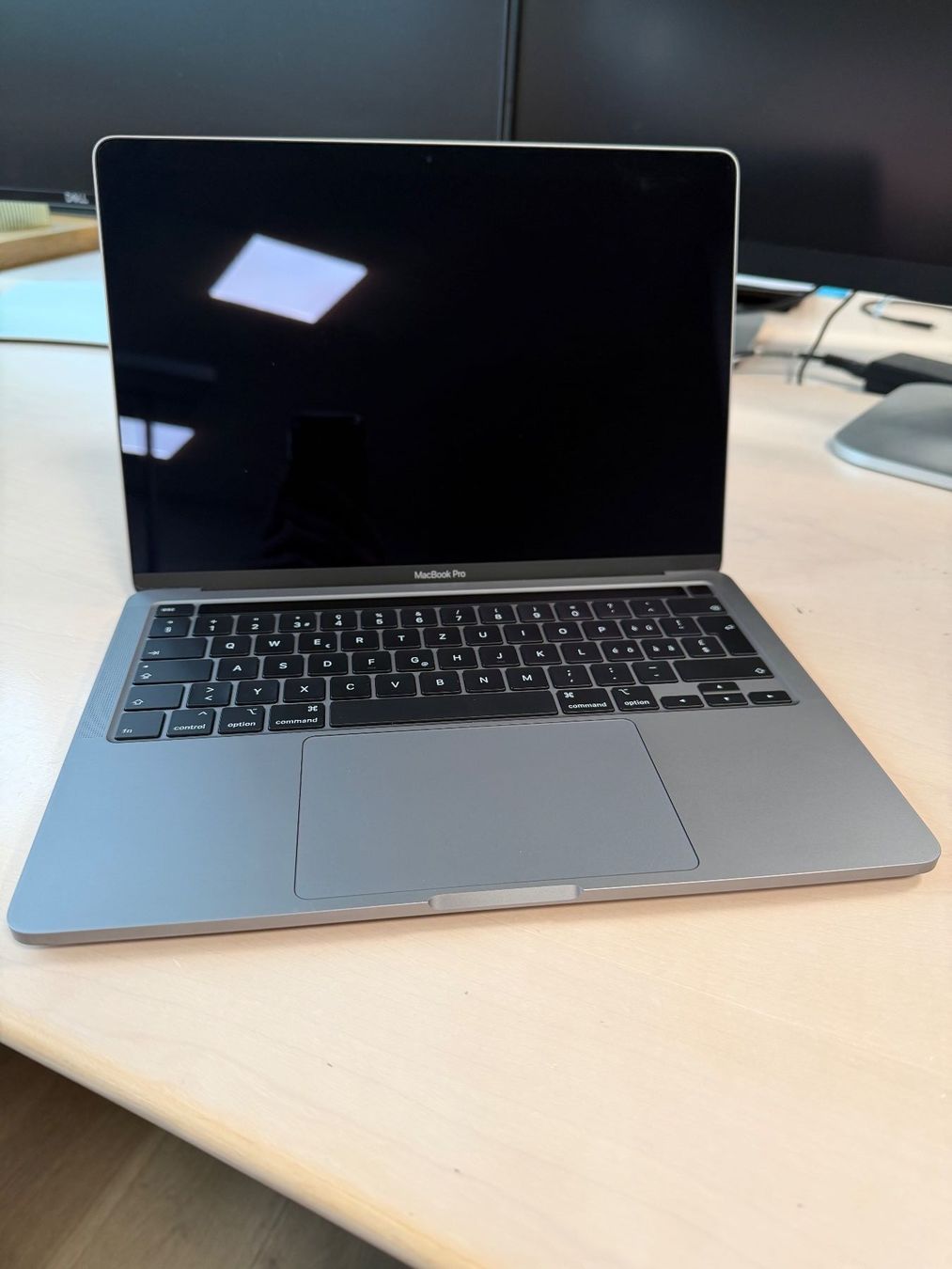 MacBook Pro 13" 2020 – i7 / 16GB / 512GB – Nuovo, A-Grade - Image 3