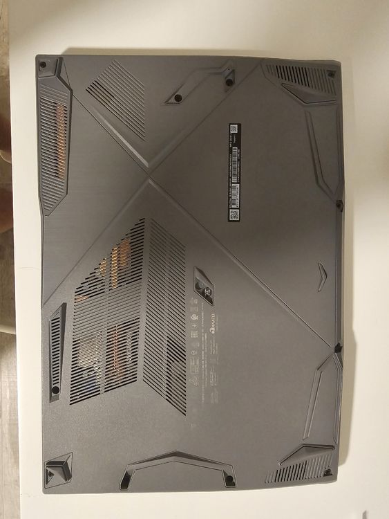 MSI Thin 15 B12UC-1621XPL - Image 2