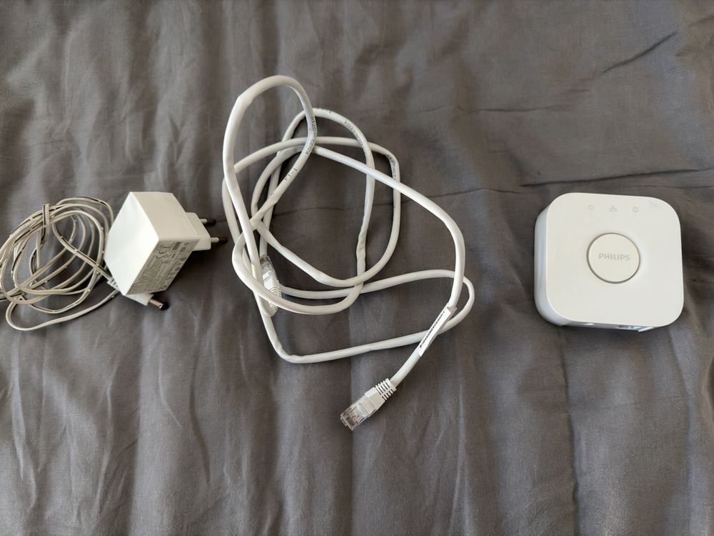 Philips Hue Bridge 2 con alimentatore e set di cavo LAN