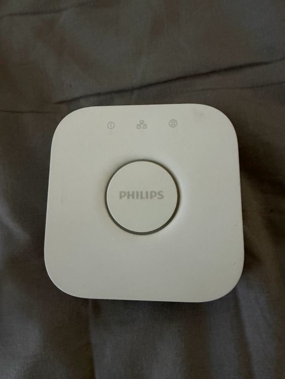 Philips Hue Bridge 2 con alimentatore e set di cavo LAN - Image 2