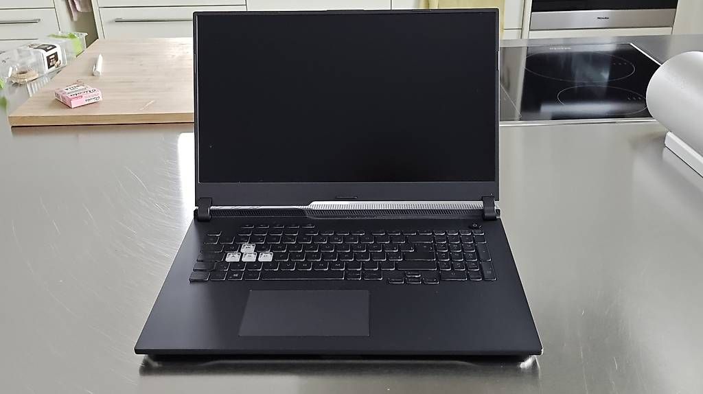 ASUS ROG StrixG713 portatile per giocatori - Image 1