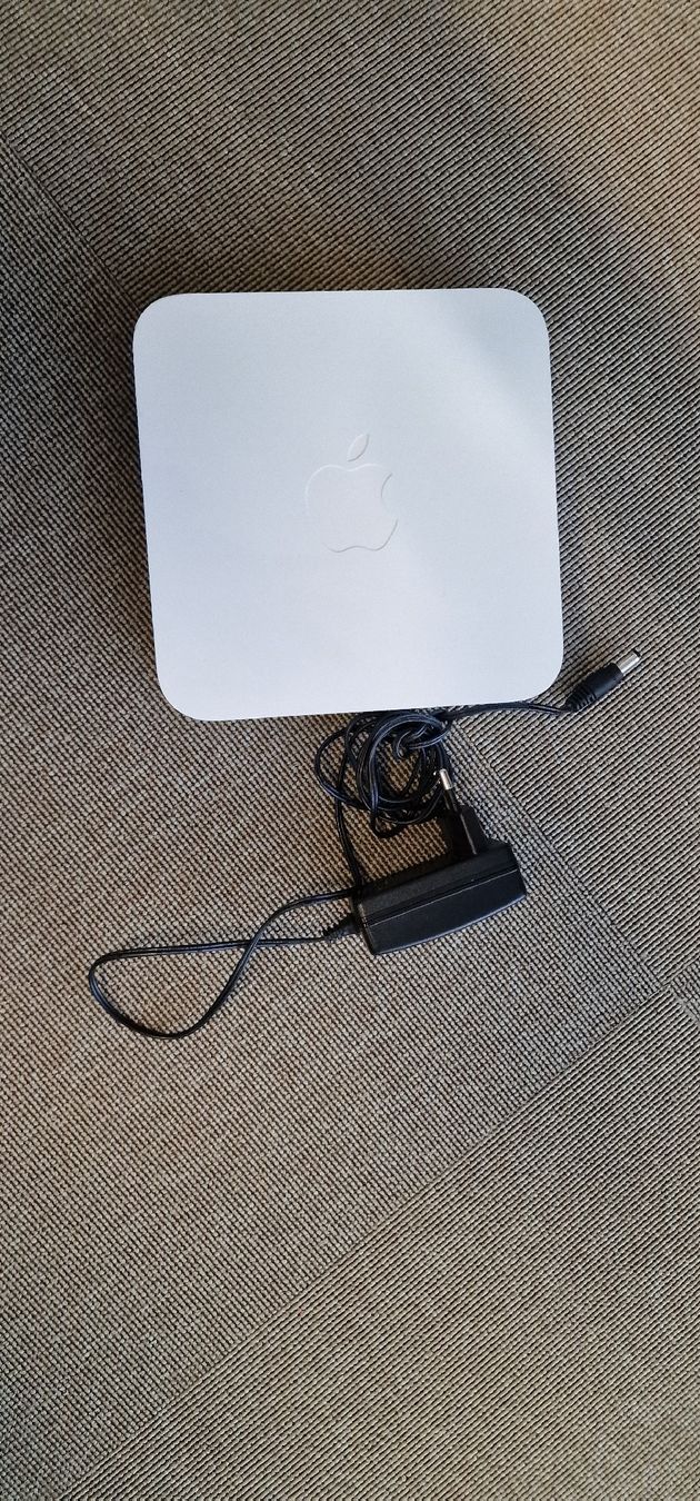 Apple Airport Extreme Base Station A1408 - Image 1