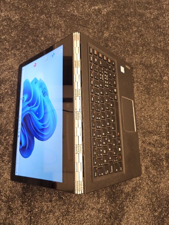 Lenovo Yoga 900 i7, 13" 3K Reversibile, 8GB di RAM e 512GB SSD,