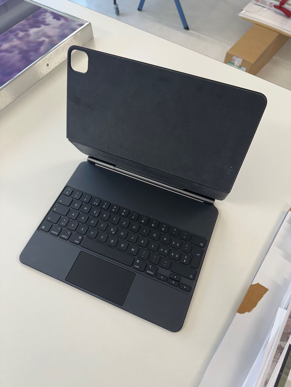 Apple iPad Magic Keyboard 12.9" - Image 3