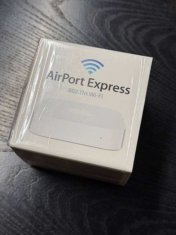Apple AirPort Extreme Base Station 5th Generation (model A14 - Image 1