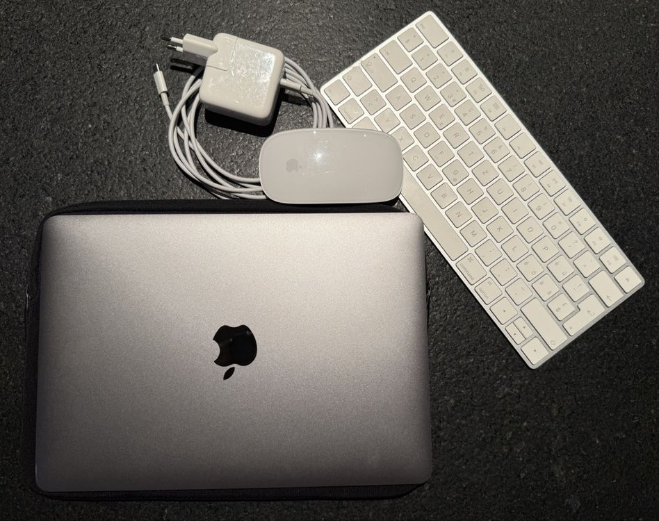 MacBook Air 12“ (2016) con accessori - Ottimo stato!