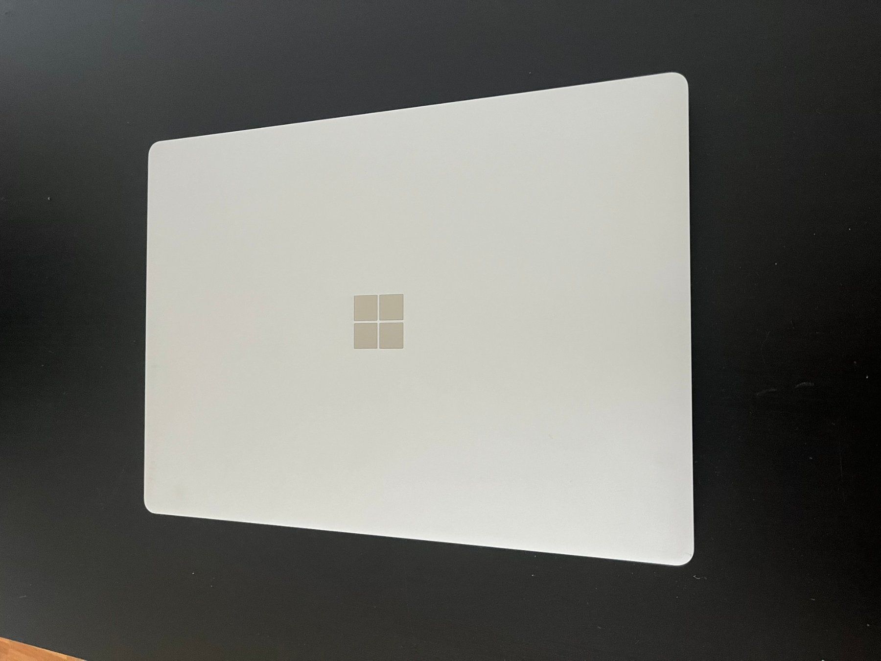 Microsoft Surface Laptop 2 - Image 3