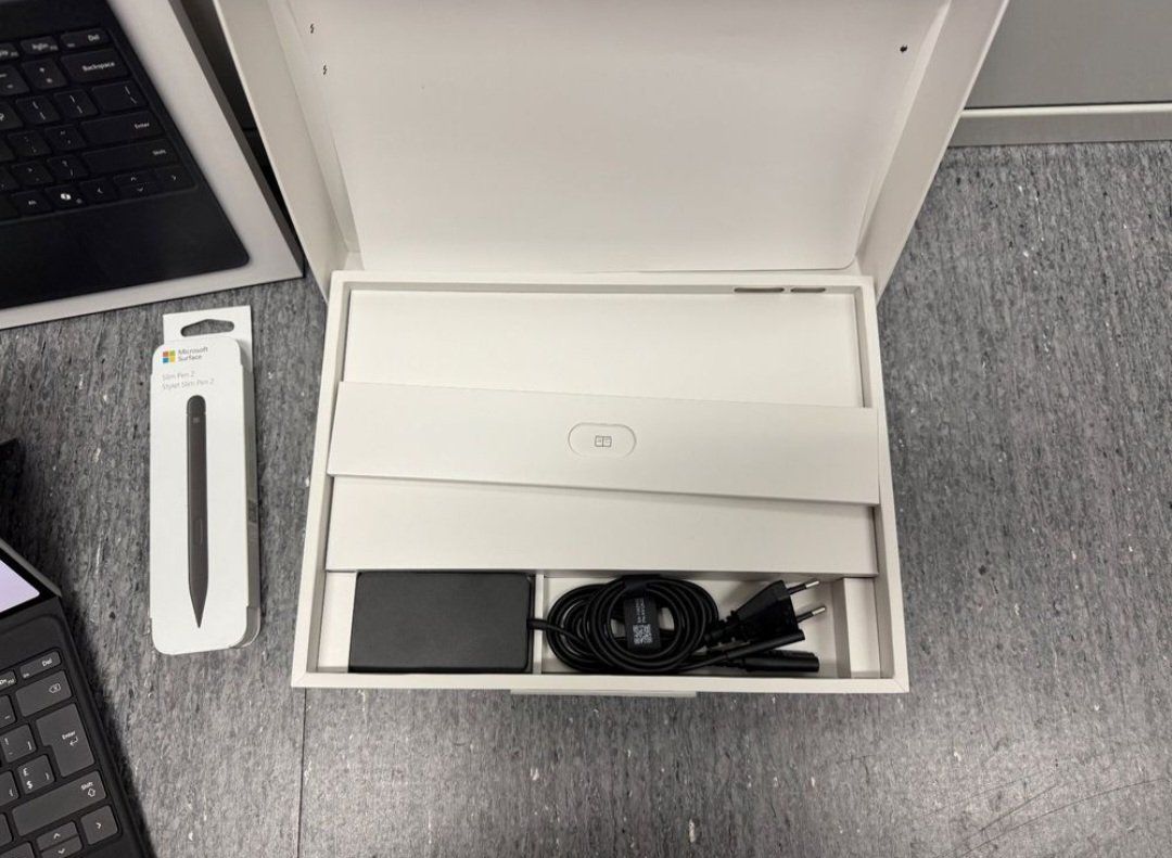 Microsoft Surface Pro 11 Copilot + PC + tastiera flessibile + penna - Image 3