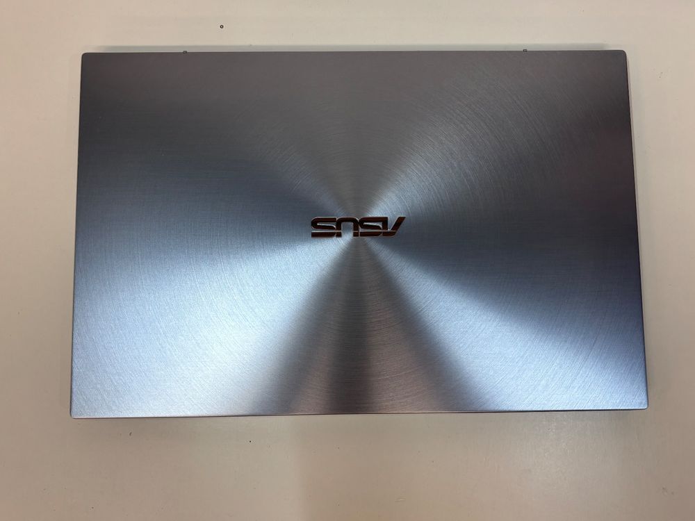 Notebook 14" ASUS UM431D Core Ryzen 5, DEFEKT - Image 2
