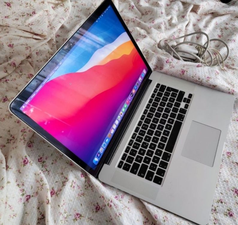 MacBook Pro 15" (2014) - difetto in una chiave.