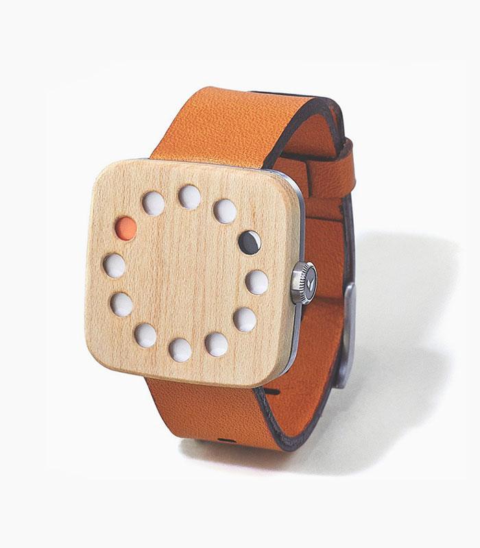 Edizione in legno di orologi intelligenti.